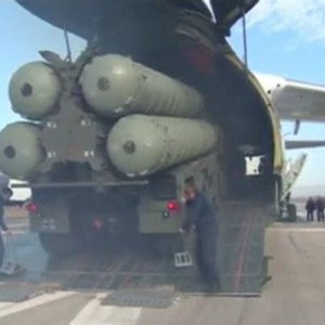 Rusya dediğini yaptı ! S-400 füzeleri Suriye'de