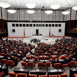 Meclis'te 17 ve 25 Aralık tartışması