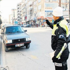 Sürücüleri çileden çıkaran uygulamaya süper çözüm !