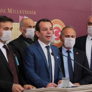 Hava kirliliği için 'maskeli' toplantı
