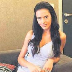 İdo'yu bacağına ''dövdürdü''