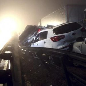 70 araç birbirine girdi: 4 ölü