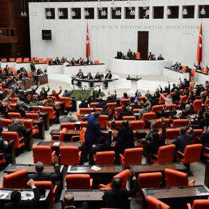 3 parti aynı konu için ayrı ayrı teklif verdi