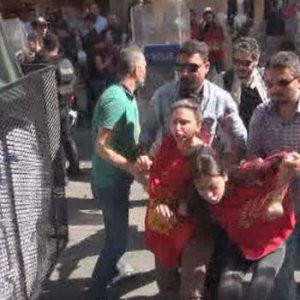 Taksim'de Grup Yorum'a polis müdahalesi