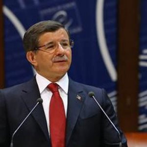 Davutoğlu'ndan HDP'li vekile 'İngilizce' tepkisi