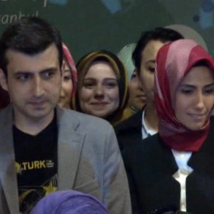 Sümeyye Erdoğan ve nişanlısı ilk kez yan yana görüntülendiler