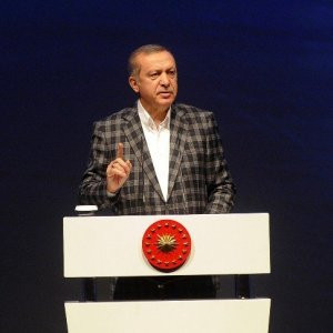 Erdoğan'dan medya devine dava !