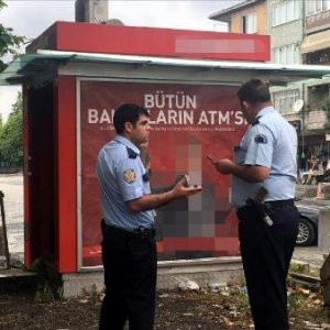 ATM’ye para yüklediler kapısını açık unuttular !