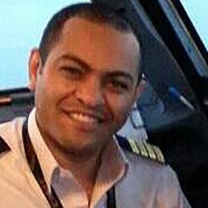 Mısır uçağının pilotu acil iniş yapmak istedi iddiası !
