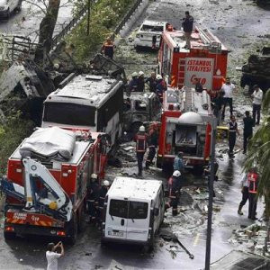İstanbul Valisi Şahin: 11 ölü, 36 yaralı !