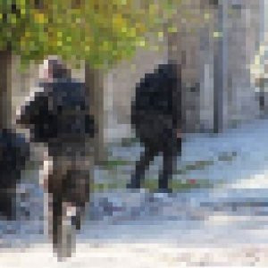 Van'da teröristler ile çatışma çıktı: 1 polis yaralandı