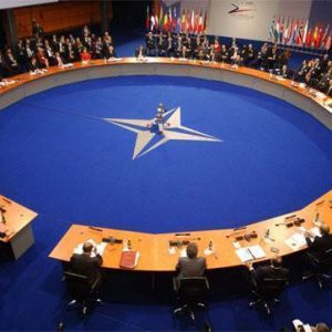NATO'dan IŞİD hamlesi ! Sahaya iniyor