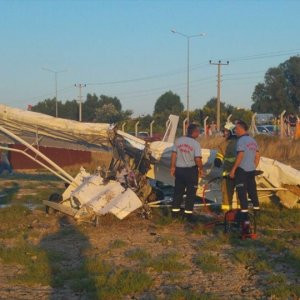 BALIKESİR'DE EĞİTİM UÇAĞI DÜŞTÜ: 2 KİŞİ ÖLDÜ