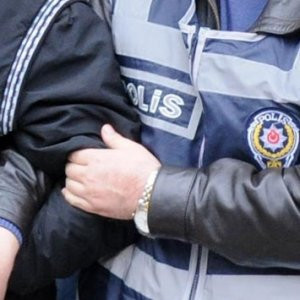 İzmir’de FETÖ/PDY operasyonu: 8 gözaltı
