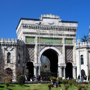 İstanbul Üniversitesi'nde deprem !