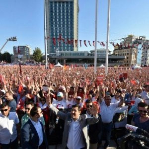 On binler demokrasi ve özgürlük için Beşiktaş'ta buluşacak