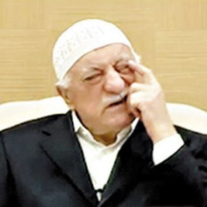 FETÖ elebaşı Gülen'den örgüt üyelerine medyayı izleme yasağı