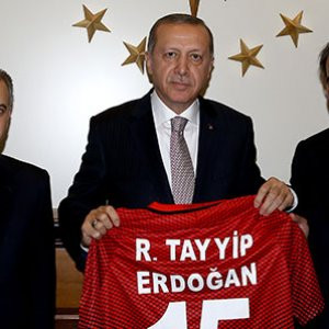 Cumhurbaşkanı Erdoğan'a hediye edilen formanın numarası...