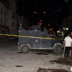 Polis karakoluna saldırı !
