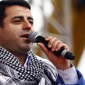 Demirtaş yeter ki Kürtçe öğrensin, kursun parası bizden