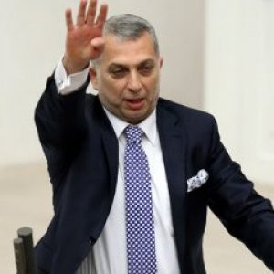 AK Parti'nin önemli isminden ''hidayete eren...