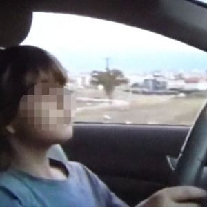 10 yaşındaki oğlunu direksiyona geçiren babaya ceza yağmuru