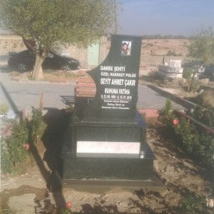Büyükşehir, 15 Temmuz şehidinin mezarını yaptırdı