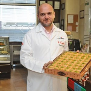 Ünlü baklavacı tutuklandı