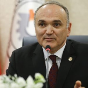 Bakan Özlü: ''Yanlış anlaşıldık amacımız yerli otomobil...