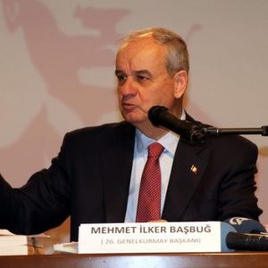 Başbuğ Paşa sahnede