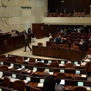Arap milletvekili İsrail'e inat Knesset’te ezan okudu