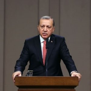 Erdoğan, Pakistan Meclisi'nde konuşurken ortalık yıkıldı