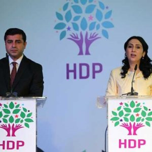 Son ankette Doğu ve Güneydoğu'da HDP'ye şok !