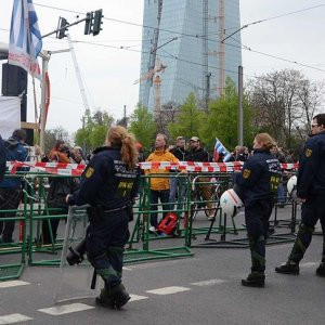 Almanya Htiler'in torunlarına izin vermedi