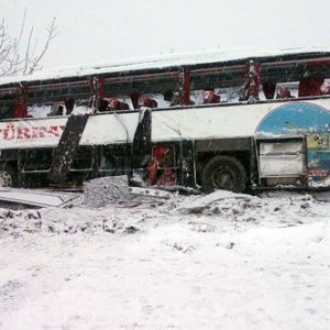 Sinop ve Kayseri'de otobüs kazası