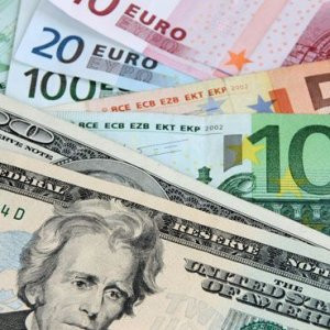 Euro/dolar dakikalar içinde %1.6 sıçradı