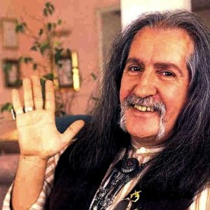 Barış Manço'yu rahmetle anıyoruz