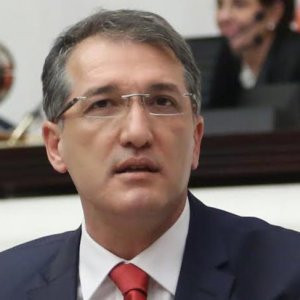 FETÖ kendisinden olmayana okulu zehir etti