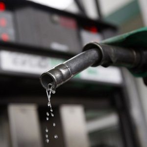 OPEC petrol üretimini azalttı