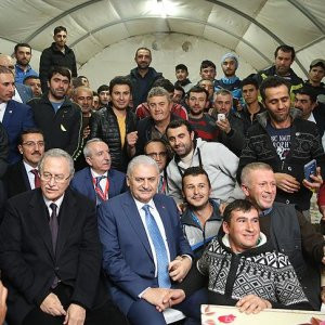 Yıldırım, Bağdat Büyükelçiliği çalışanlarıyla buluştu