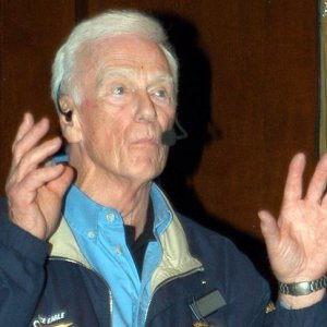 AY'da 44 yıldır ayak izi duran astronot öldü