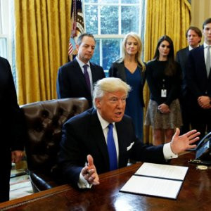 Trump, 7 ülkenin vatandaşlarını ABD'ye sokmayacak