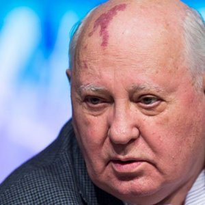 Gorbaçov'dan savaş açıklaması
