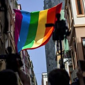 ''İranlı LGBT'ler Türkiye'de mahsur...