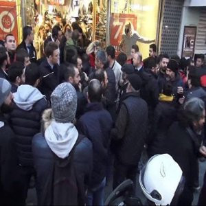Kadıköy'de 'hayır' eylemine polis müdahalesi