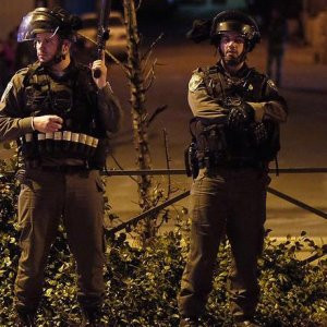 İsrail Filistinlileri gözaltına almaya devam ediyor