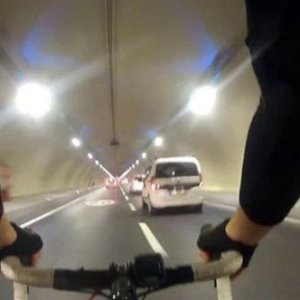 Avrasya Tüneli'nden bisikletle geçince...