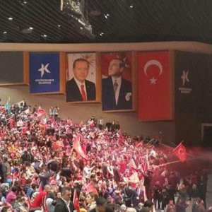 MHP gecesindeki Erdoğan posteri olay oldu