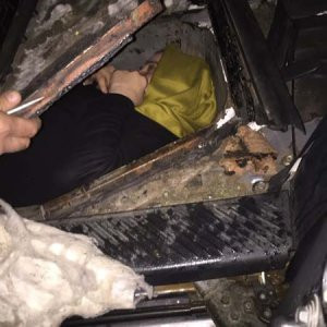 FETÖ'cü kadın yurt dışına böyle kaçmaya çalışmış !