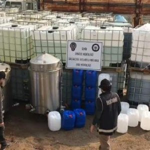 40 ton sahte içki, 100 ton ham madde yakalandı